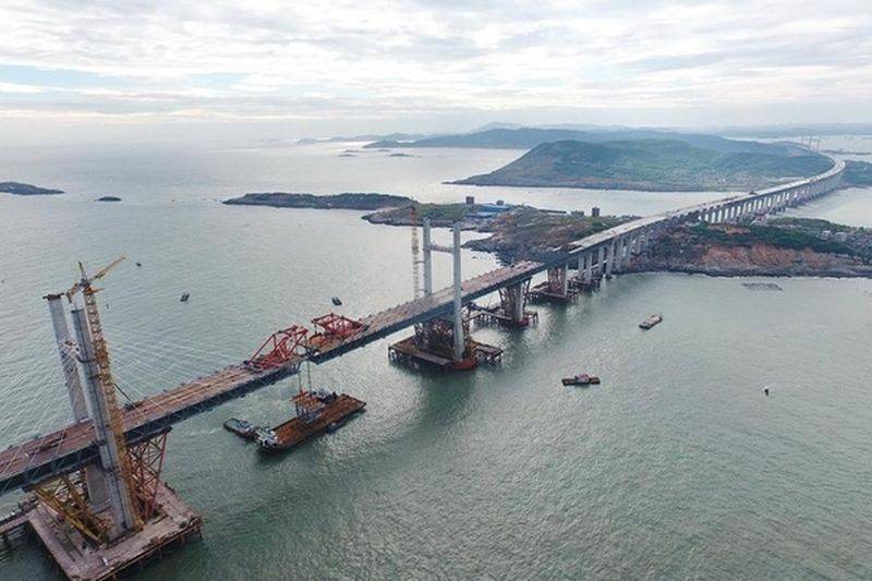 Самый длинный в мире автомобильно-железнодорожный мост построен в Китае